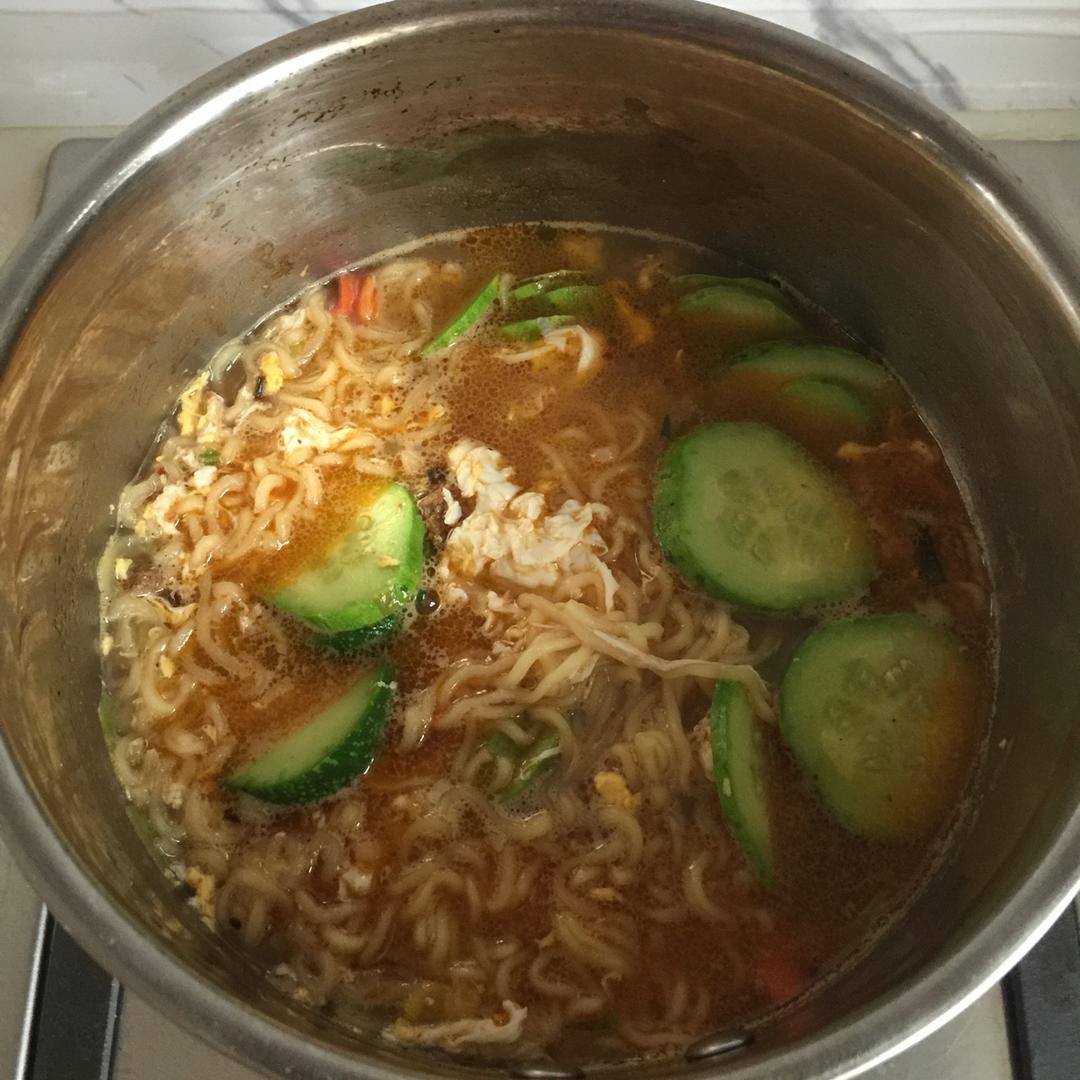 满足食欲的深夜秘密 森系浓香泡面