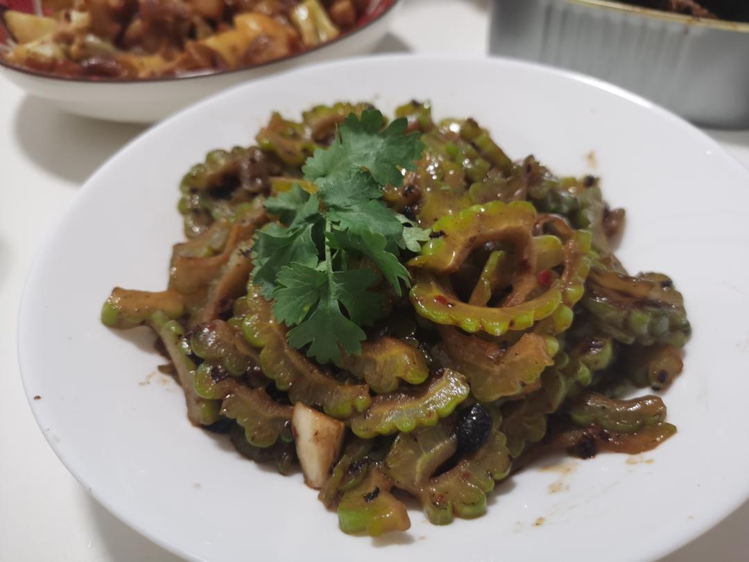 豆豉苦瓜，不加一滴水！清爽有味~