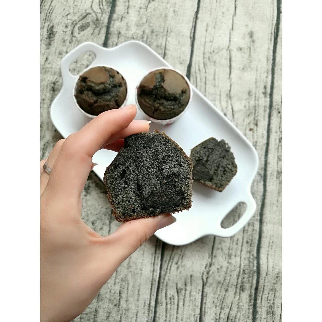 三重黑芝麻杯子蛋糕
