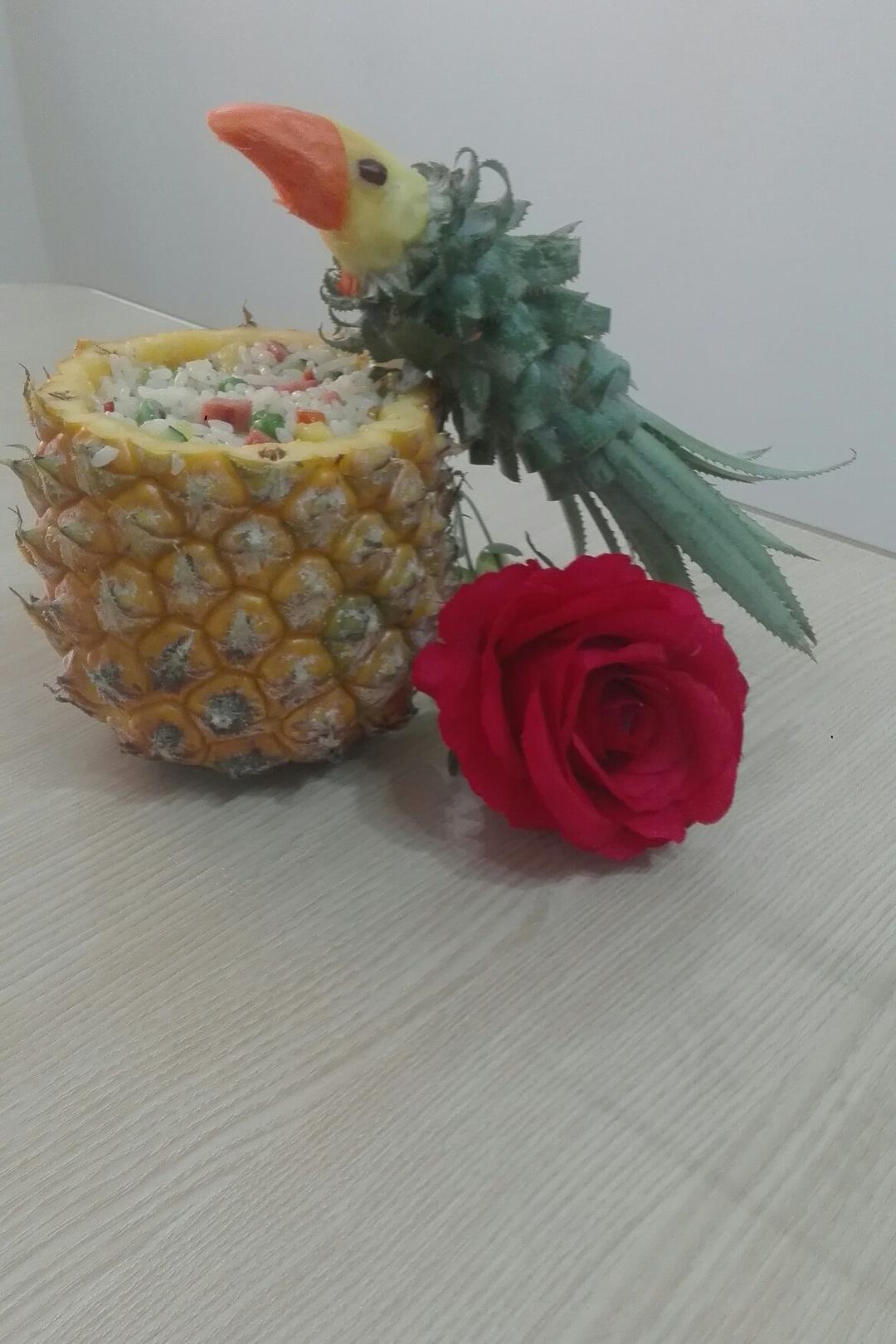 鸟语花香菠萝炒饭