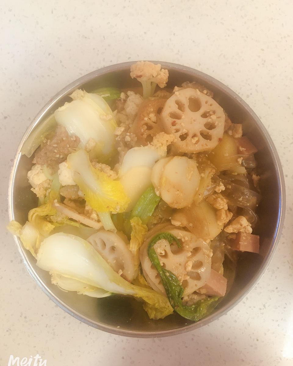 三鲜冒菜，麻辣烫，火锅，乱炖，这么叫菜名好了……