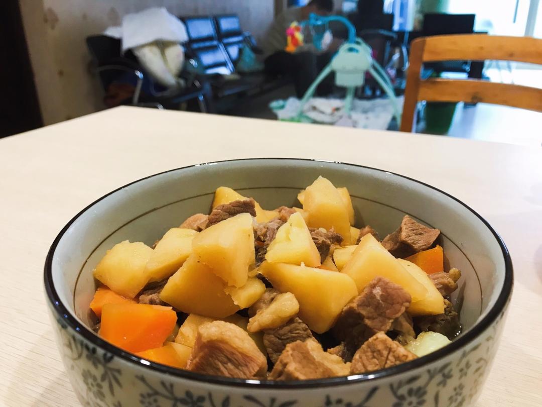堂妈的土豆炖牛腩