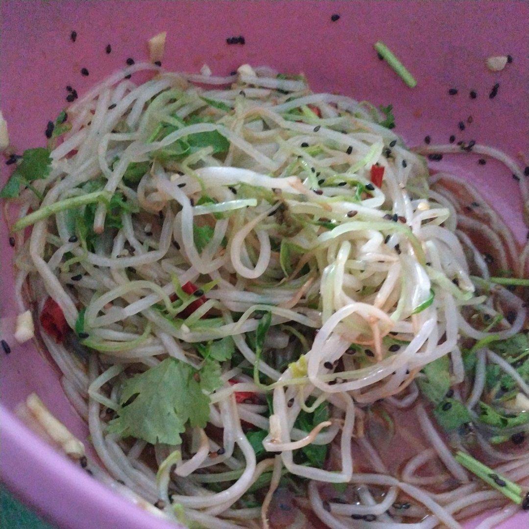 凉拌豆芽