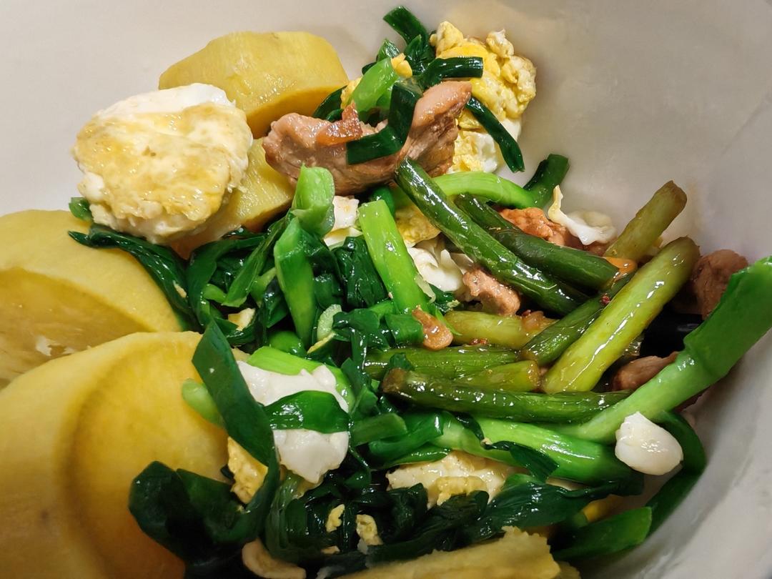 【快手】蒜苔炒肉的做法