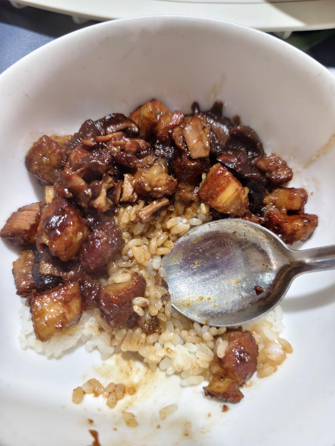 看！【卤肉饭】在发光！