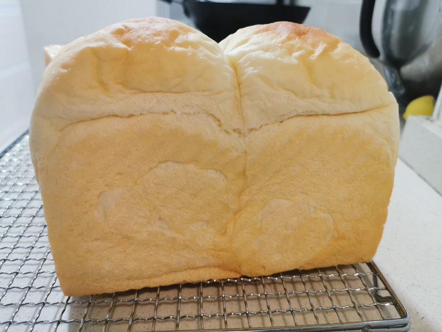 超级绵~奶白吐司