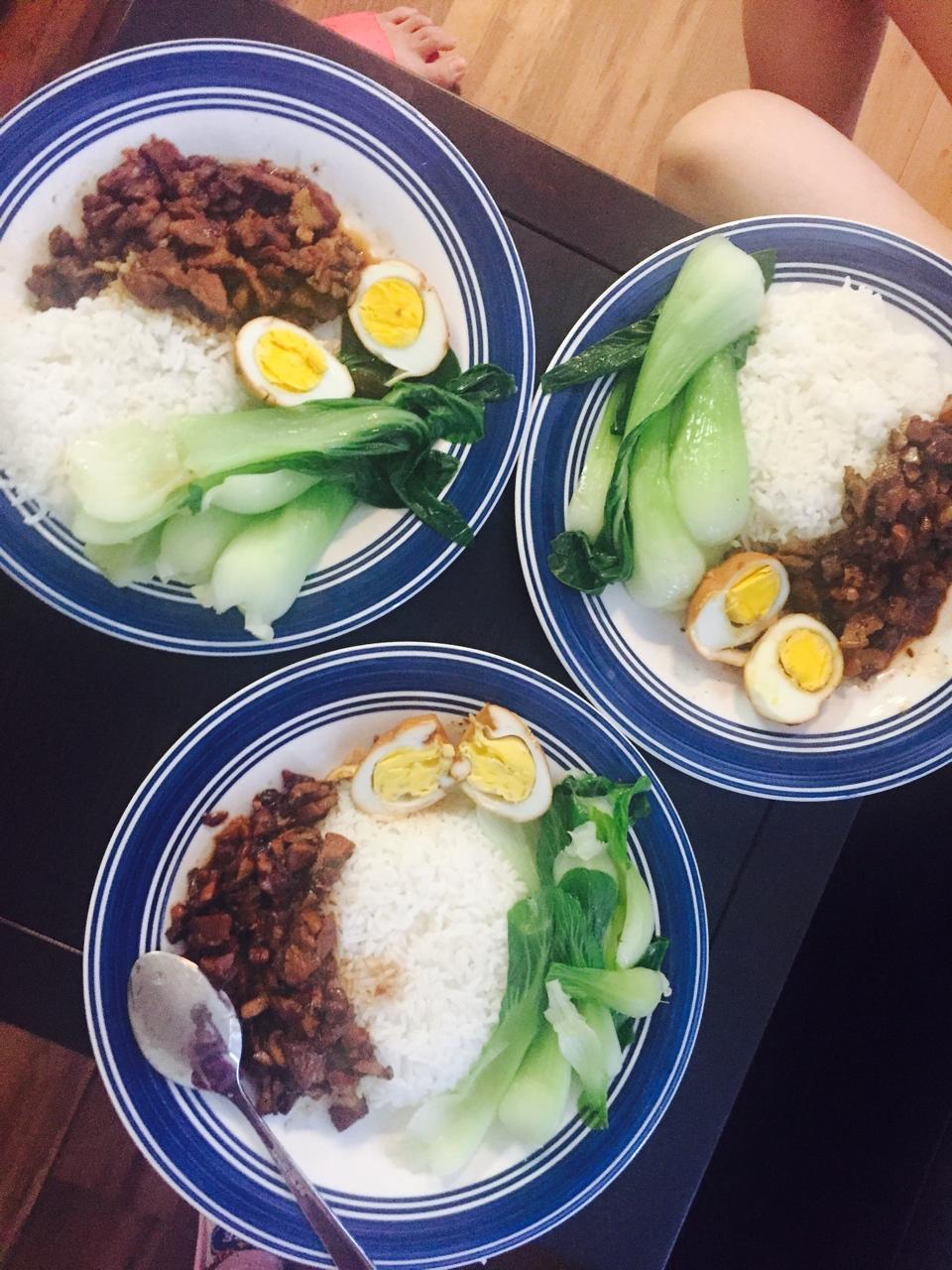 洋葱酥卤肉饭