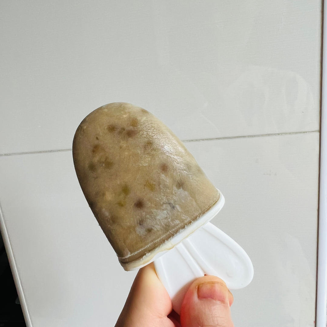 自制奶香绿豆棒冰（清凉夏日的必备品）内附绿豆汤不会变成褐色的技巧