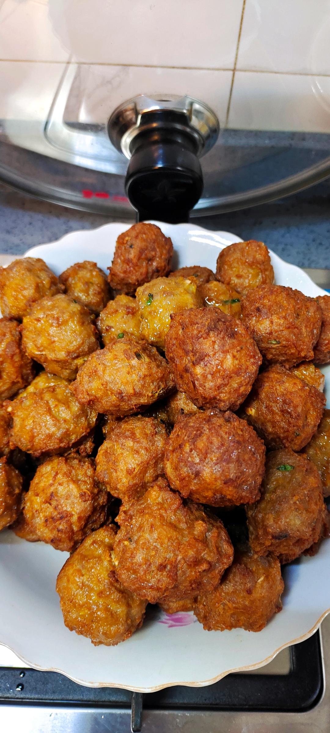 酥炸肉丸