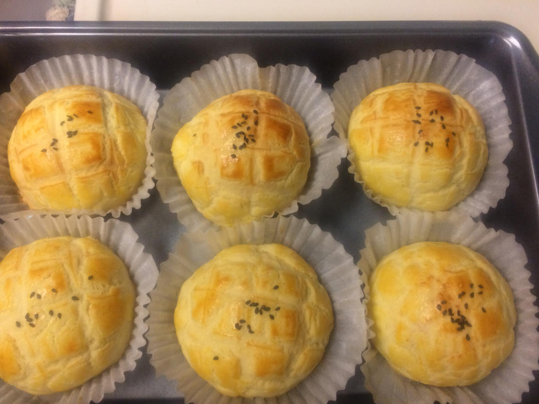 好吃到炸裂的港式菠萝包（附带制作酥皮的小视频）