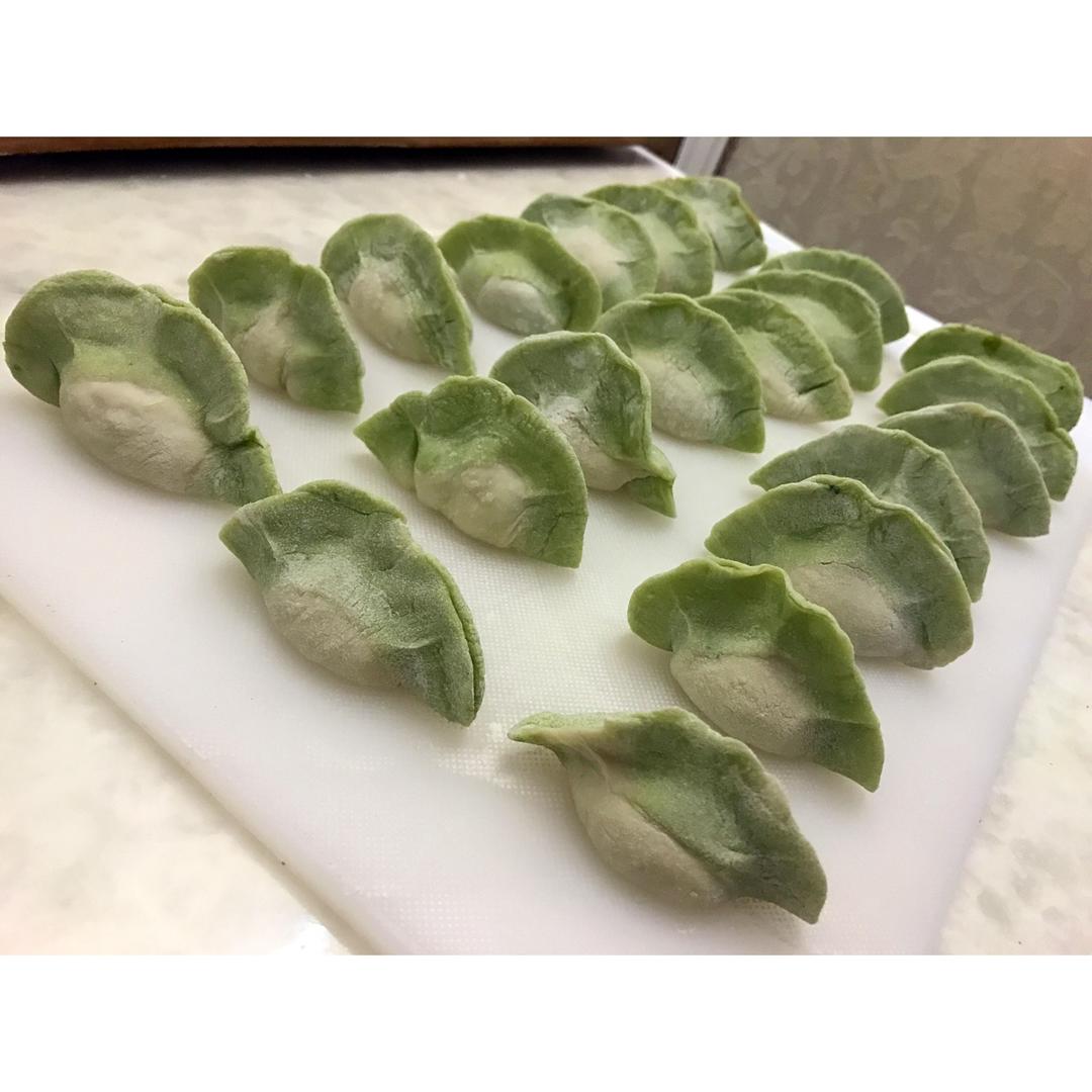 翡翠白玉白菜饺子详细版（附翡翠白玉白菜饺子包法，翡翠白玉饺子皮两种制法，面包机和面，翡翠白玉烧卖，各种馅料搭配）