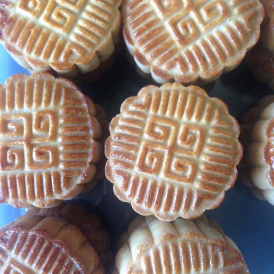 广式莲蓉蛋黄月饼
