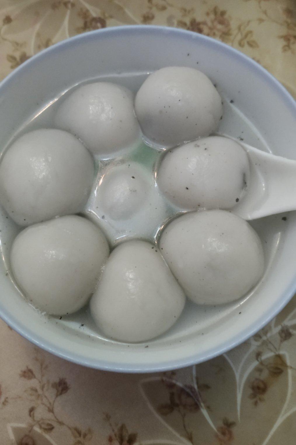 家传黑芝麻汤圆馅心
（黑洋酥）