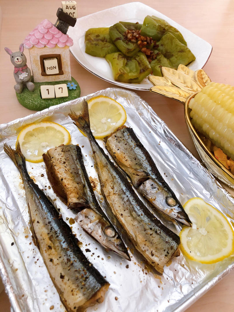 【日式烤秋刀鱼】外皮酥脆鱼肉鲜美 秒杀日料店！