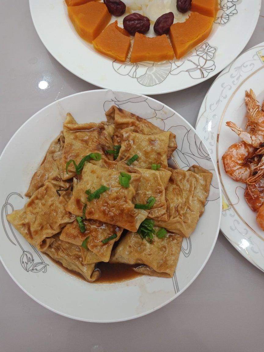 红烧豆皮卷肉