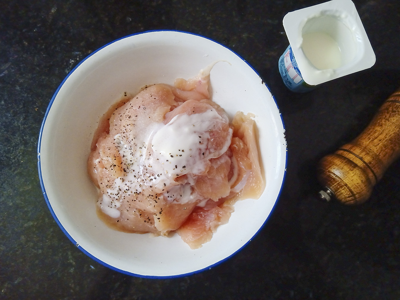 百搭鸡胸肉❗️㊙️ 蛋煎黑椒鸡排的做法 步骤2