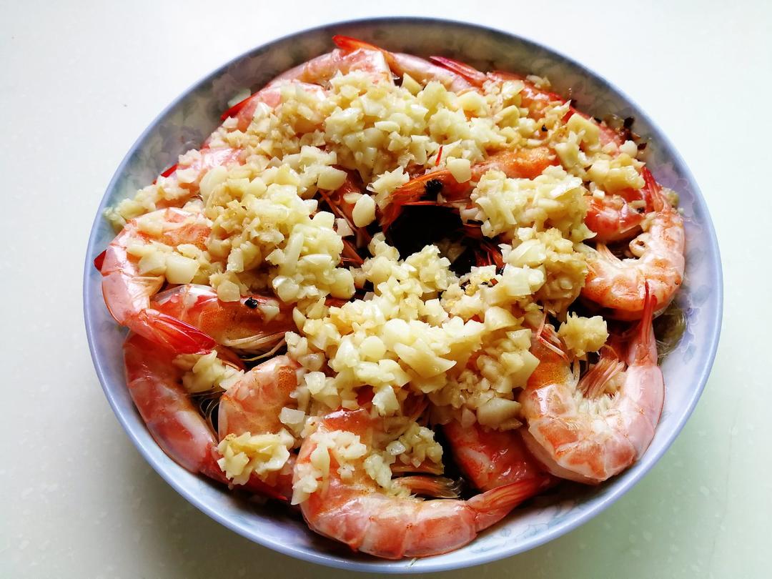虾最美味的吃法必须是这个——蒜蓉蒸虾（多动图，孔瑶的食谱）