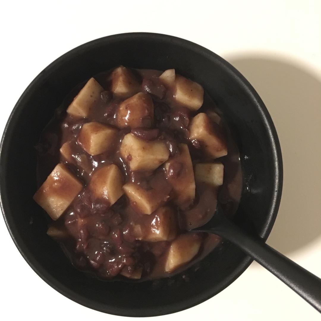 红豆芋头奶香甜汤