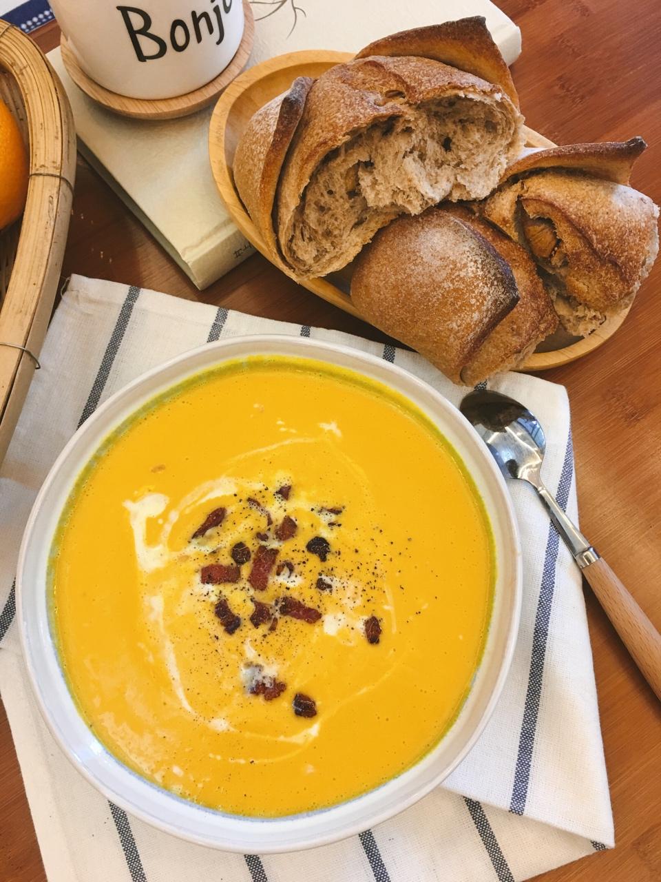 奶油南瓜浓汤