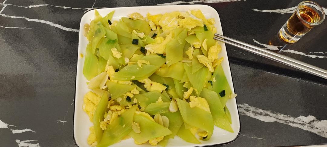 莴笋炒鸡蛋