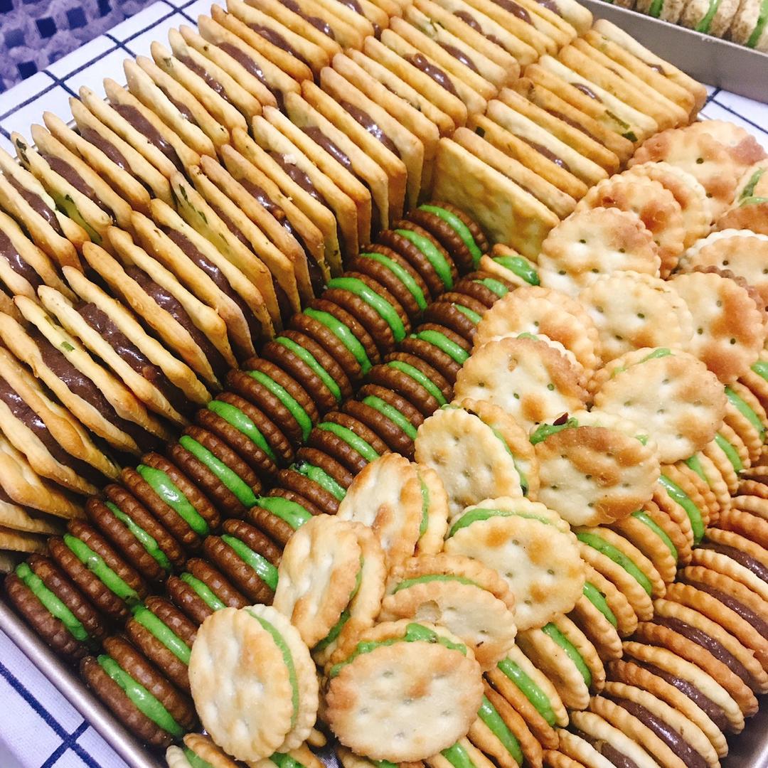 好吃的台贺苏打牛扎饼干