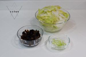 木耳白菜—太太乐鲜鸡汁的做法 步骤2