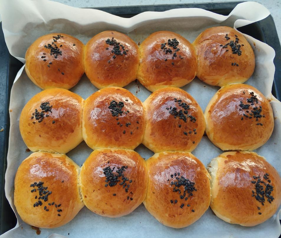 松软肉松小餐包