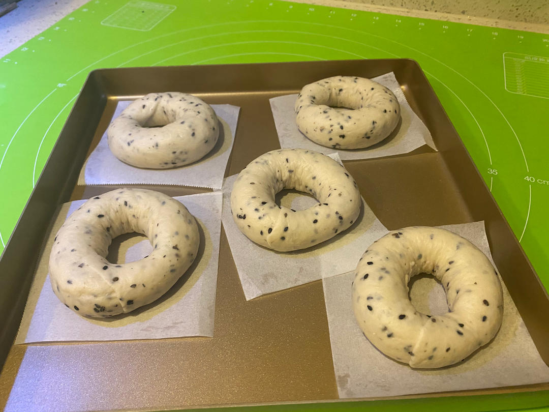 黑芝麻全麦贝果