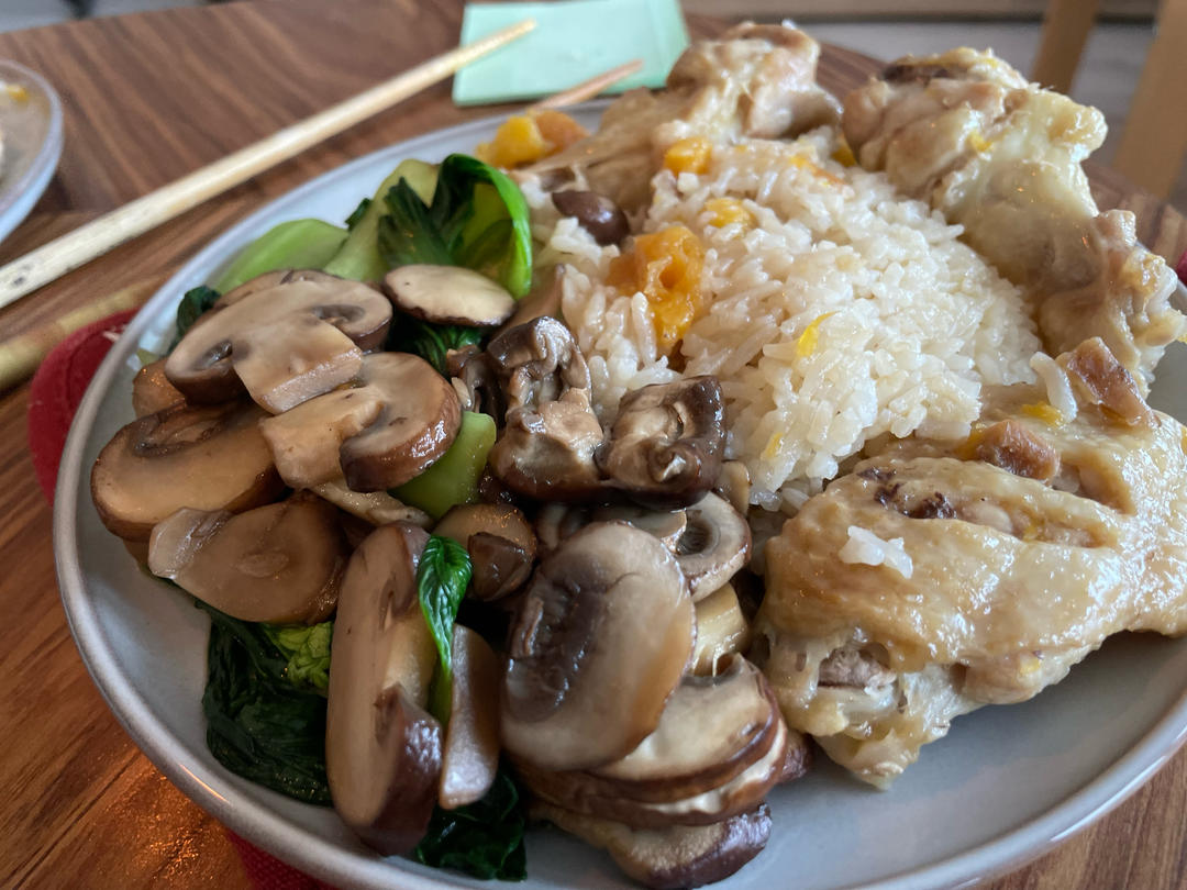 懒人干饭必备技能🍗电饭煲香菇翅根焖饭