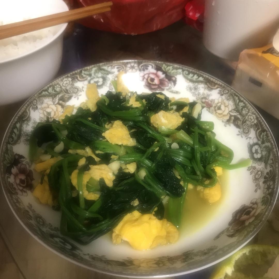 菠菜炒鸡蛋