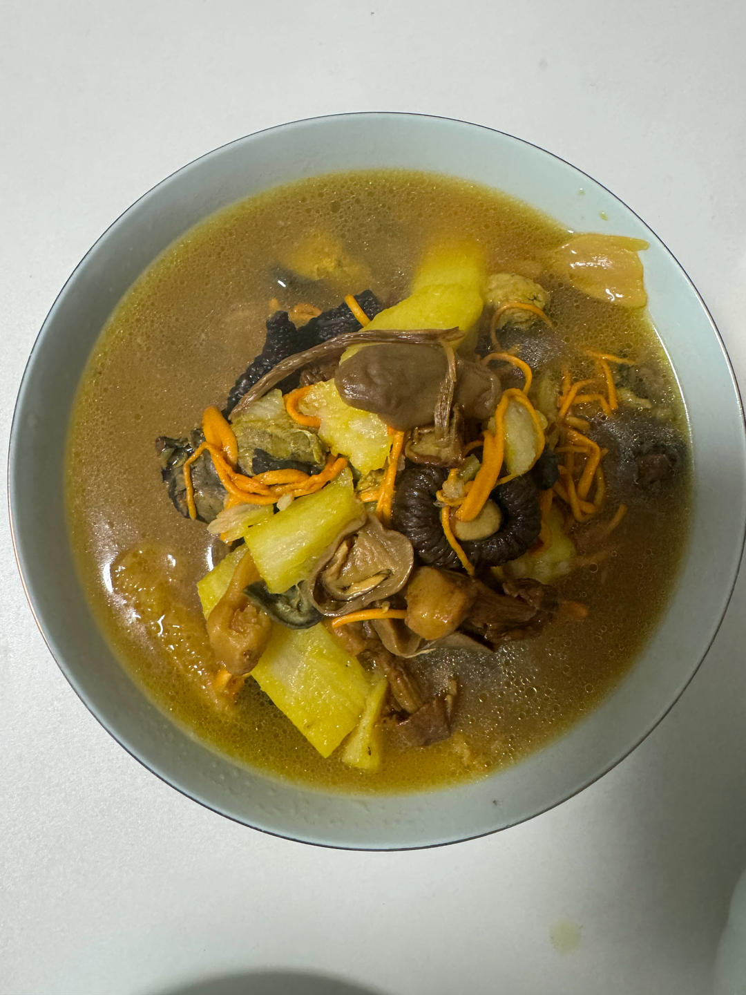 枸杞红枣乌鸡汤