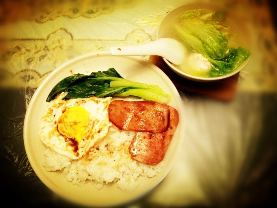 茶餐厅风味~~餐蛋饭的做法