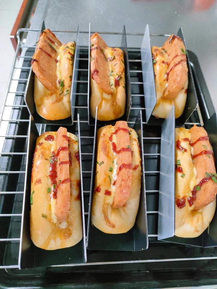 出炉就秒光！黑椒猪排面包！