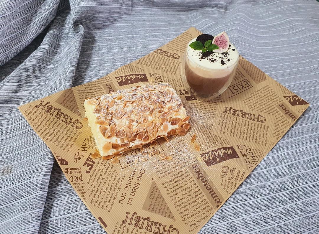 老式咸奶油杏仁蛋糕卷