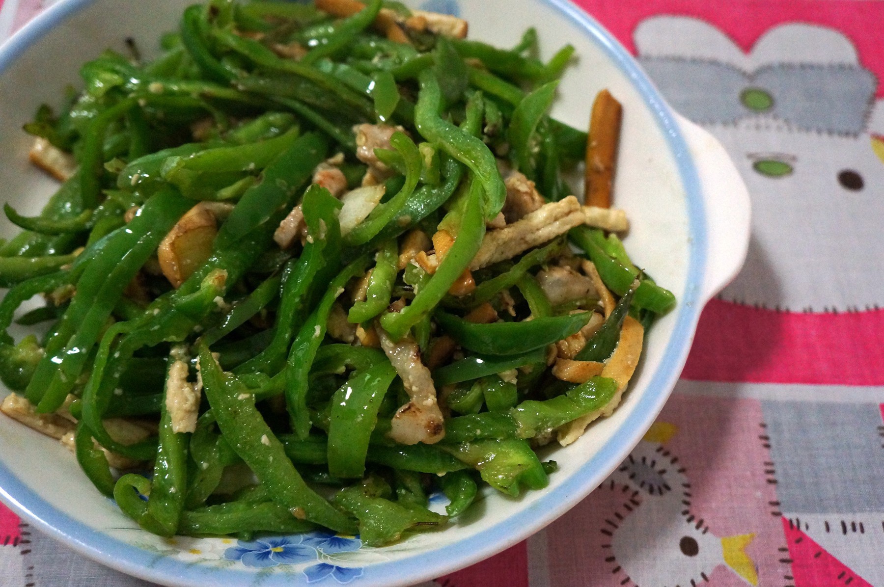 青椒香干炒肉丝