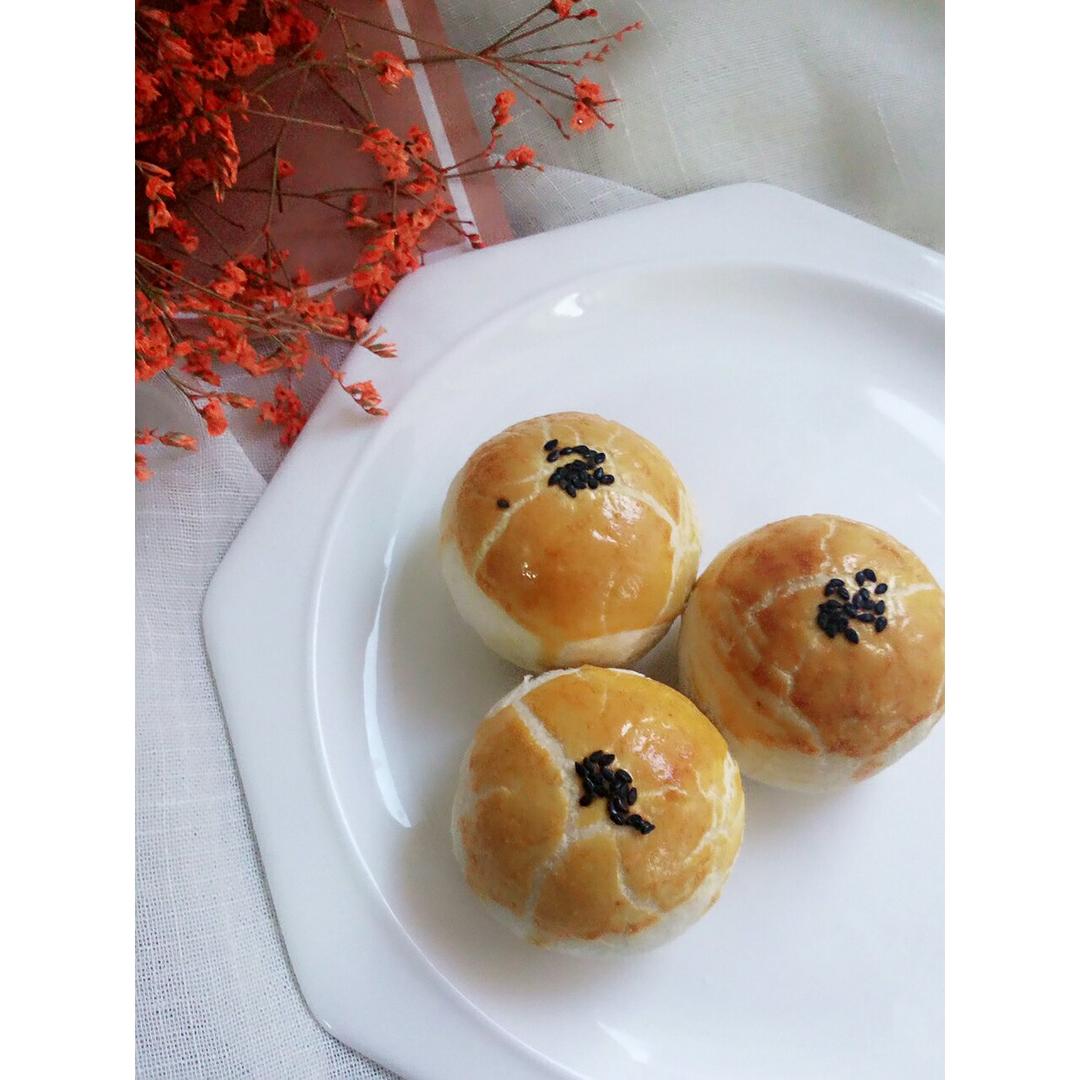 豆沙包儿c做的不用揉出膜,不用醒面就能酥掉渣的中式酥皮点心