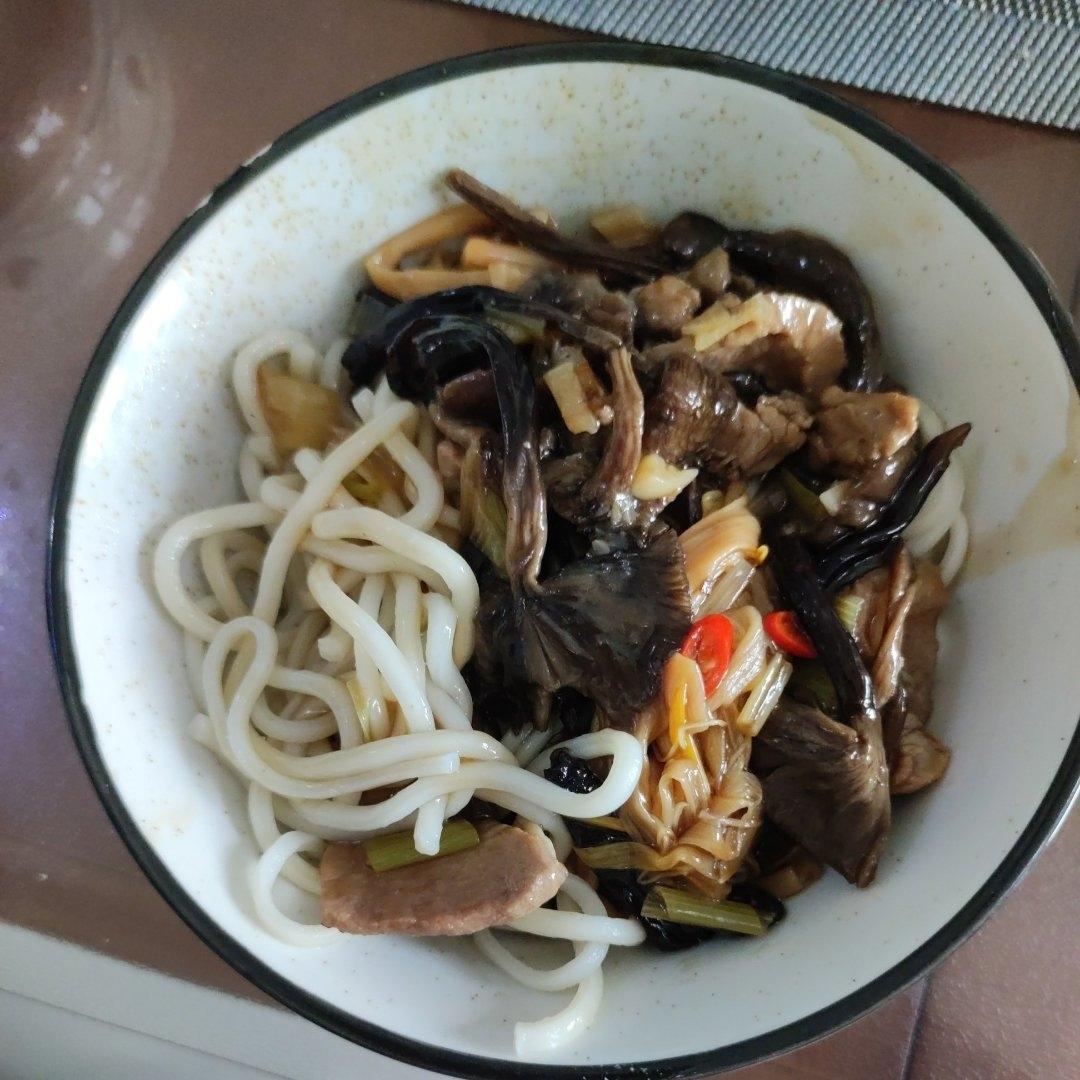 榛蘑打卤面