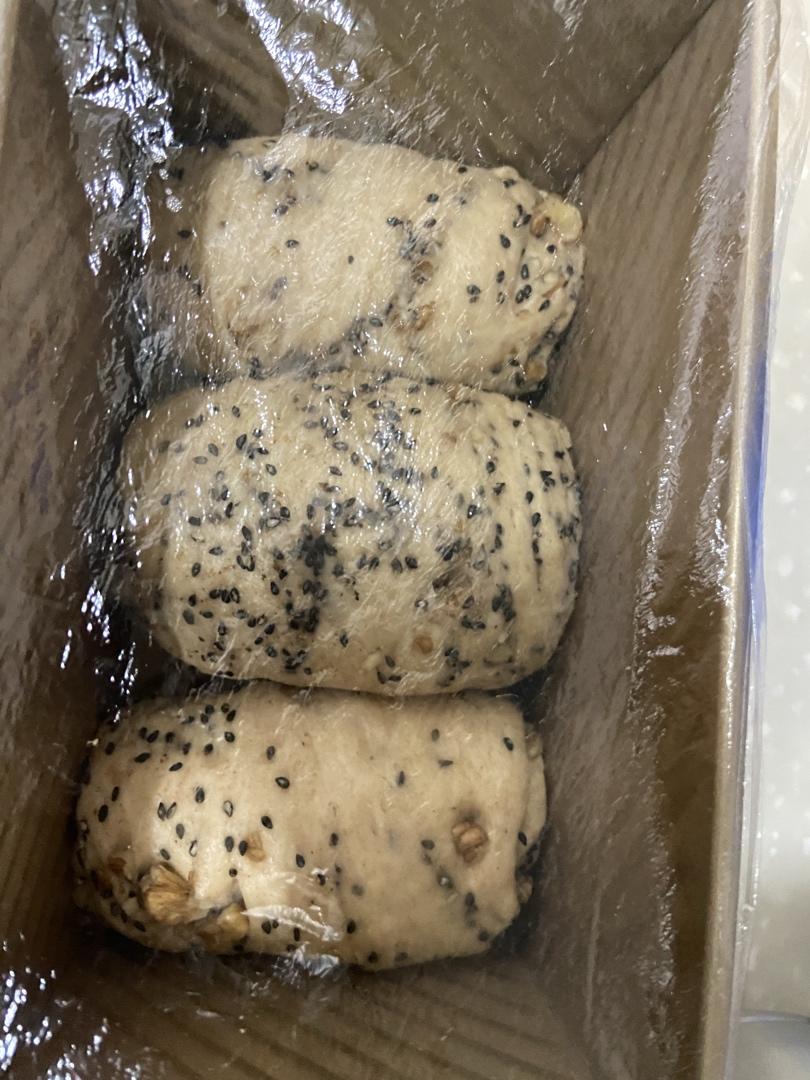 万能全麦吐司配方🍞（含疯狂长个㊙️！黑麦黑糖黑芝麻核桃包为例）