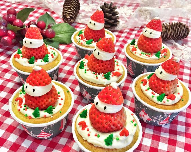圣诞老人杯子蛋糕🍓草莓雪人蛋糕的做法