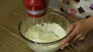 广式月饼—红莲蓉蛋黄馅、奶油椰丝馅的做法 步骤15