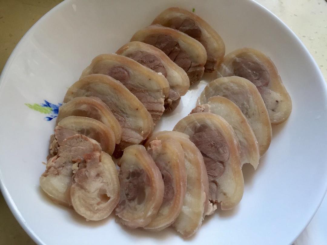冰花肘子