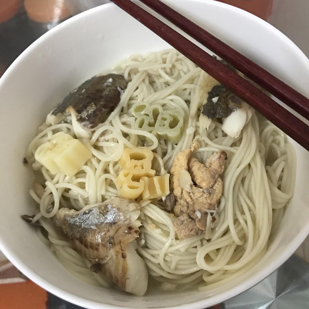 鱼肉汤面