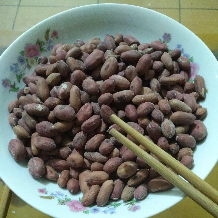 不用油的快手干炒花生米