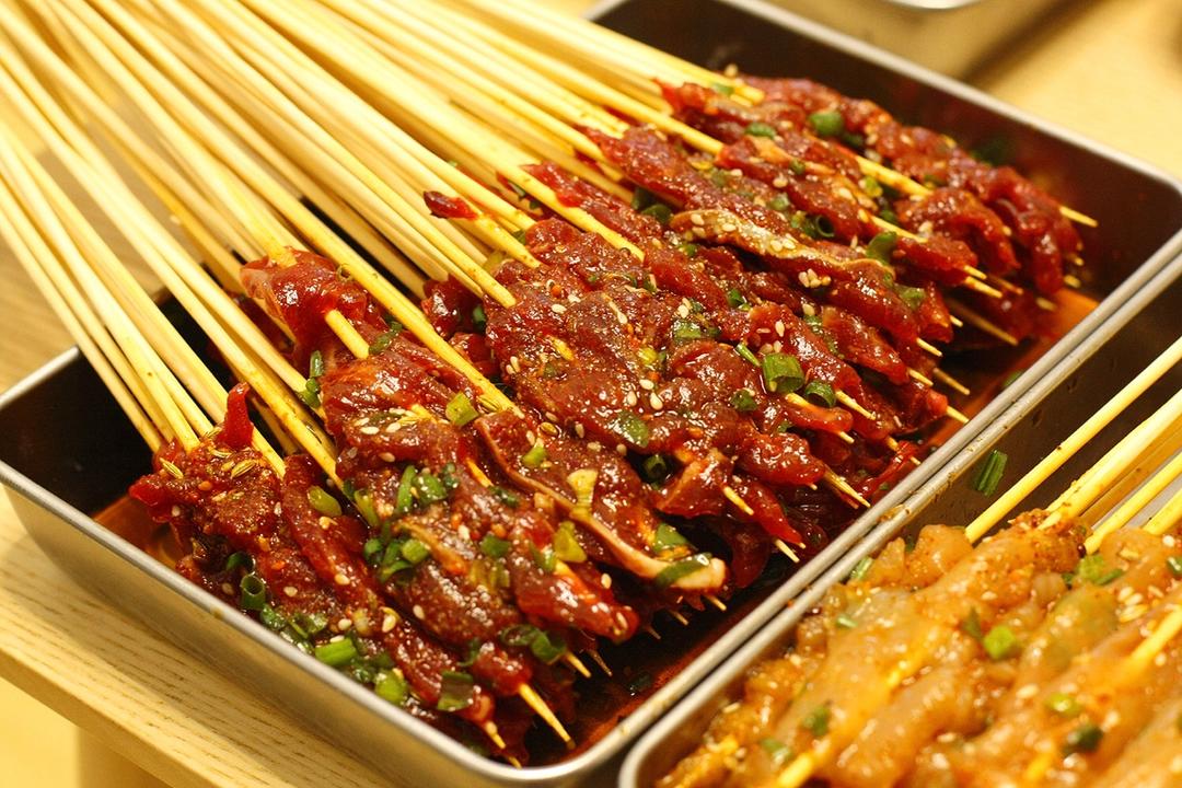 是_烦做的自制串串香(牛肉串,鸡肉串,猪肉串)