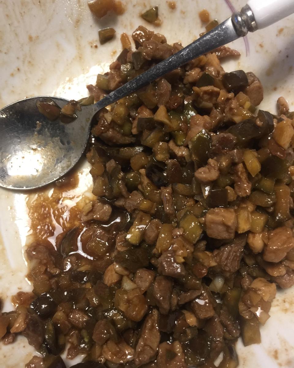 茄子酱肉包子