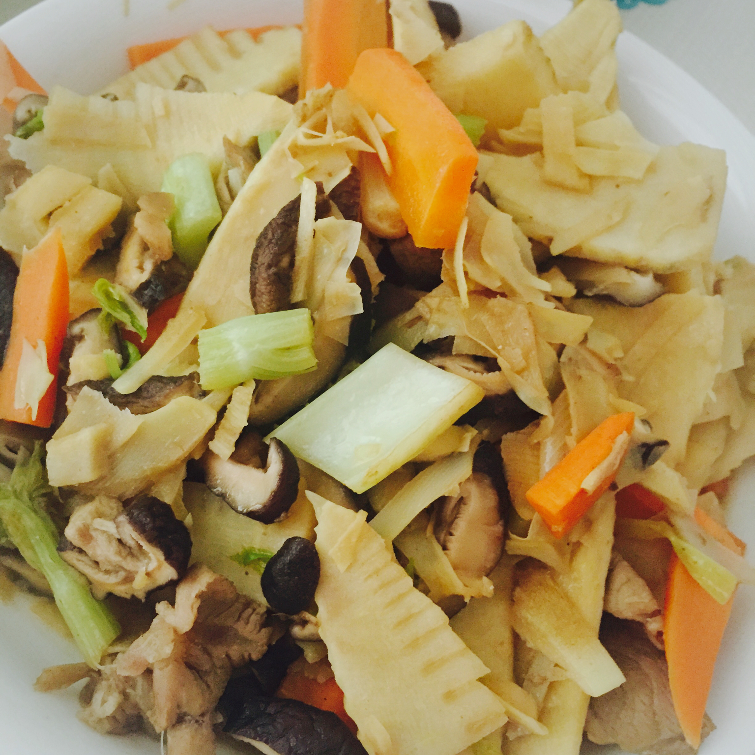 冬笋香菇炒腐竹