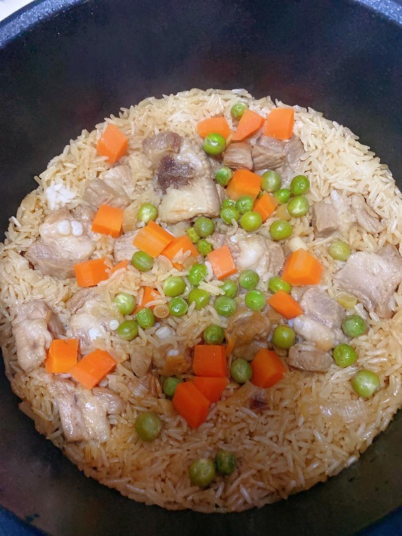 【排骨焖饭】