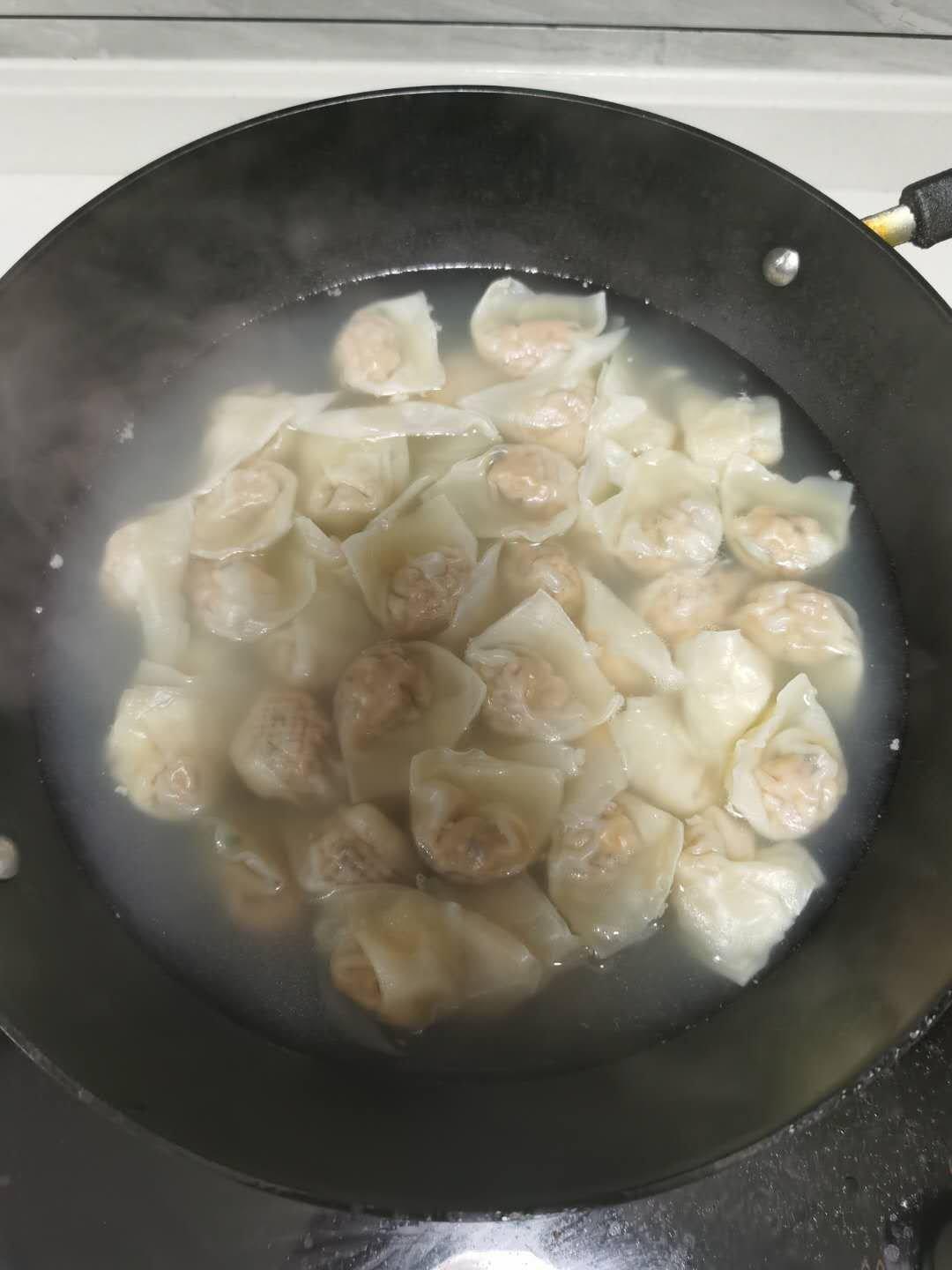 香菇馅肉馄饨