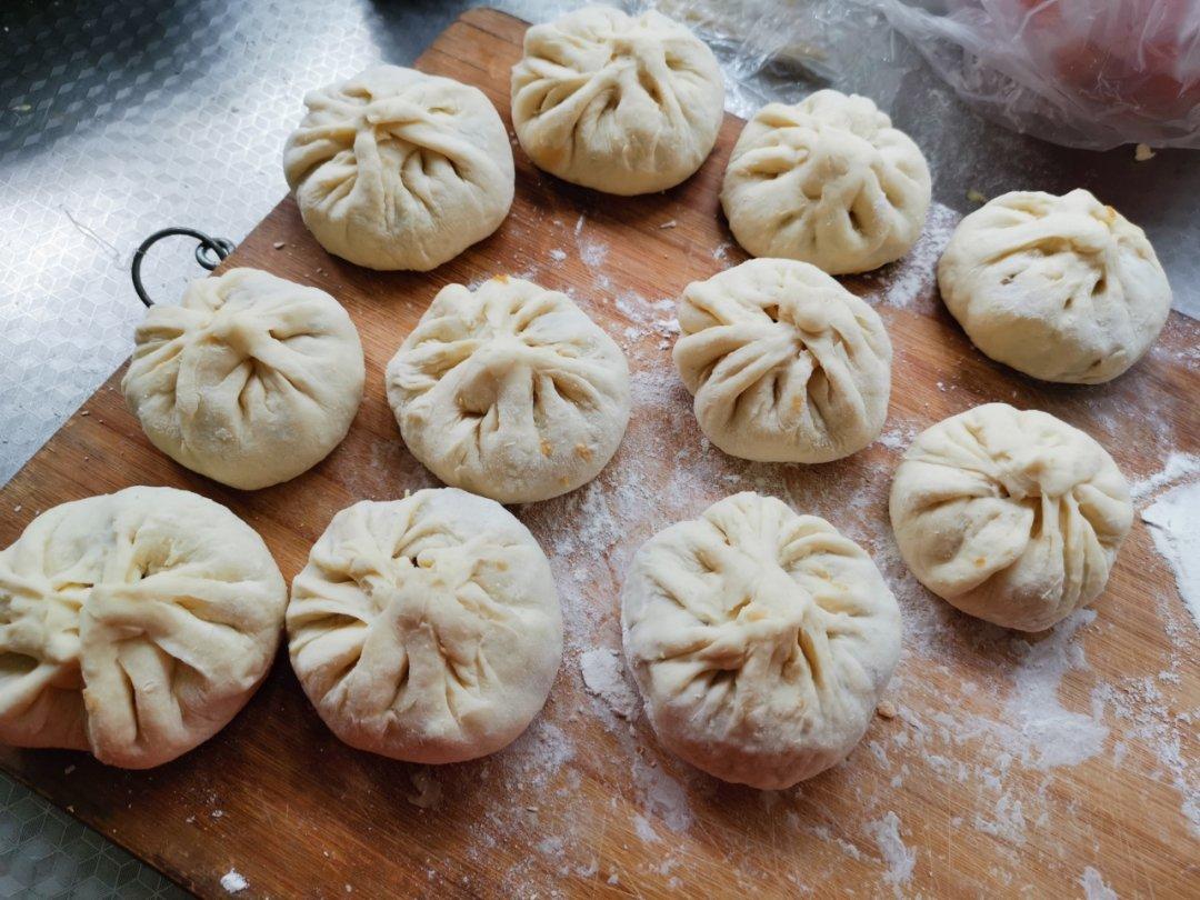 松软多汁的肉包子