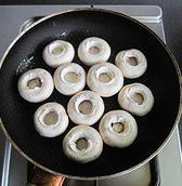 平底锅烤蘑菇的做法 步骤1